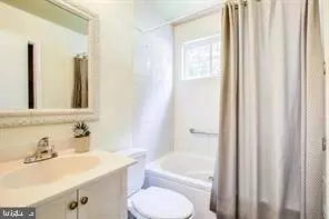 11419 Sherrie Ln, Silver Spring, MD 20902 photo 4
