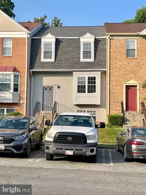 8 Narrowleaf Ct, Gaithersburg, MD 20878