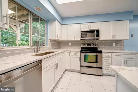 2248 Wimbledon Cir, Silver Spring, MD 20906 photo 12
