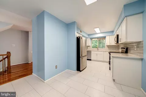 2248 Wimbledon Cir, Silver Spring, MD 20906 photo 16