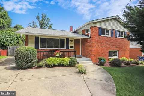 813 Malta Ln, Silver Spring, MD 20901