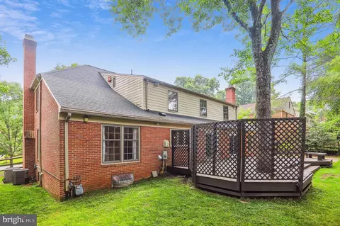 8712 Cold Spring Rd, Potomac, MD 20854 photo 5