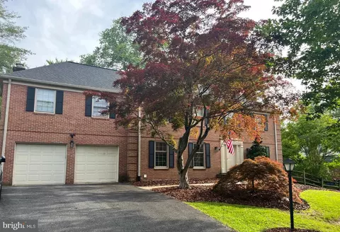 8712 Cold Spring Rd, Potomac, MD 20854 photo 3