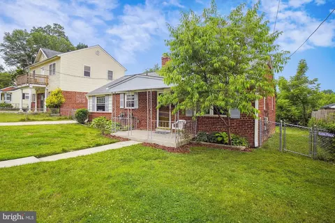 2912 Weisman Rd, Silver Spring, MD 20902 photo 3
