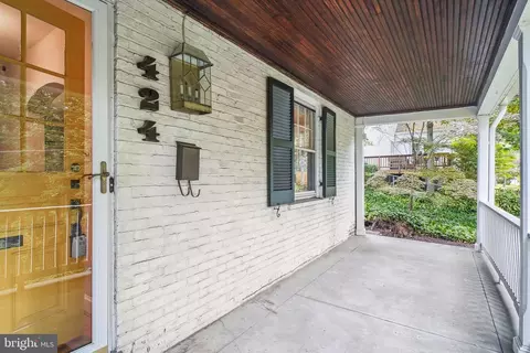 424 Greenbrier Dr, Silver Spring, MD 20910 photo 4