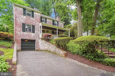 424 Greenbrier Dr, Silver Spring, MD 20910 photo 2