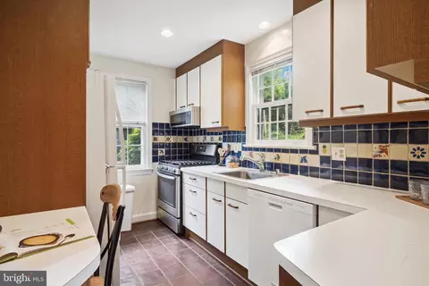 424 Greenbrier Dr, Silver Spring, MD 20910 photo 16