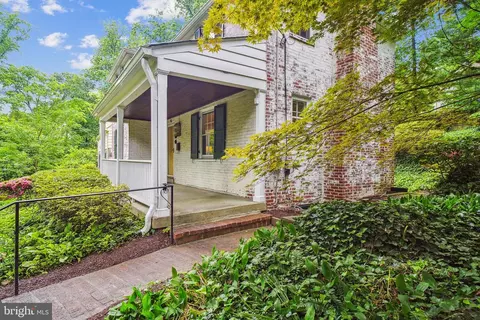 424 Greenbrier Dr, Silver Spring, MD 20910 photo 3