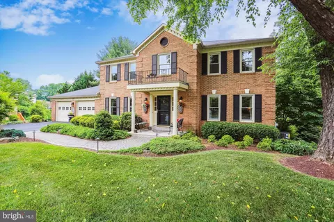 5 Locustwood Ct, Silver Spring, MD 20905