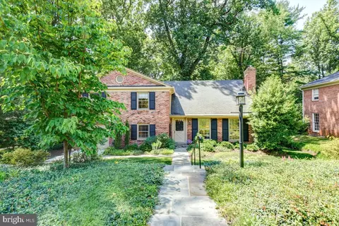 7536 Sebago Rd, Bethesda, MD 20817