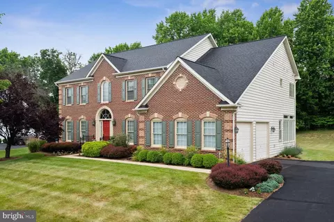 16821 Harbour Town Dr, Ashton, MD 20861