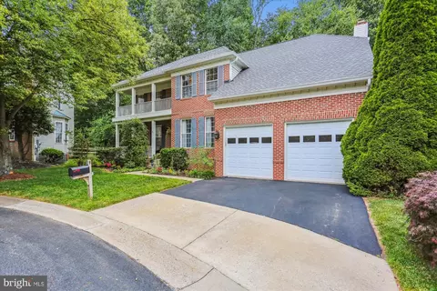 5 Heritage Farm Ct, Montgomery Village, MD 20886