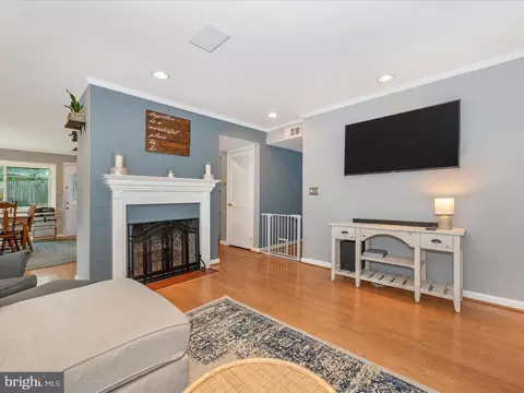9814 Cottrell Ter, Silver Spring, MD 20903 photo 9