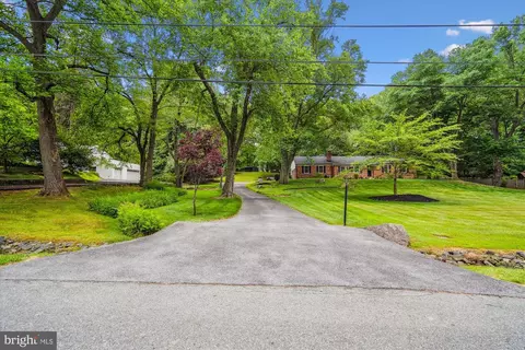 501 Apple Grove Rd, Silver Spring, MD 20904 photo 3