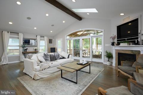 727 Beall Ave, Rockville, MD 20850