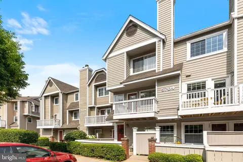 5704 Chapman Mill Dr #140, Rockville, MD 20852