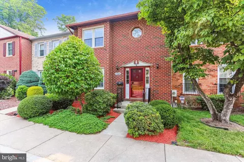 7764 Heatherton Ln, Potomac, MD 20854