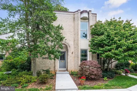 8326 N Brook Ln, Bethesda, MD 20814