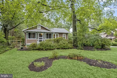 8106 Roanoke Ave, Takoma Park, MD 20912
