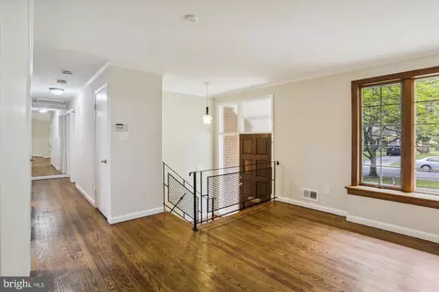 1723 Ladd St, Silver Spring, MD 20902 photo 4
