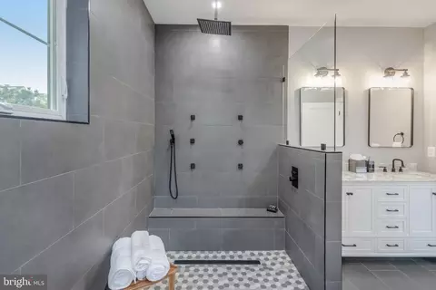 205 E Franklin Ave, Silver Spring, MD 20901 photo 37