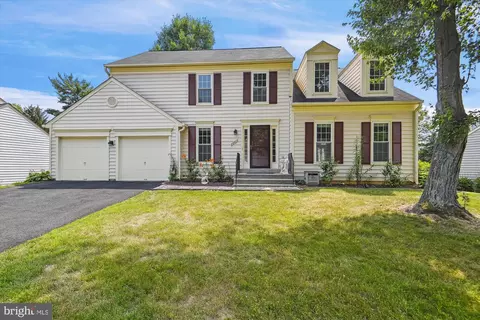 20813 Aspenwood Ln, Gaithersburg, MD 20886