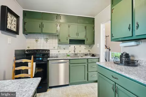 13124 Valleywood Dr, Silver Spring, MD 20906 photo 9