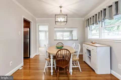 1610 Sherwood Rd, Silver Spring, MD 20902 photo 9