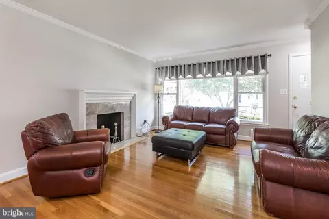 1610 Sherwood Rd, Silver Spring, MD 20902 photo 8