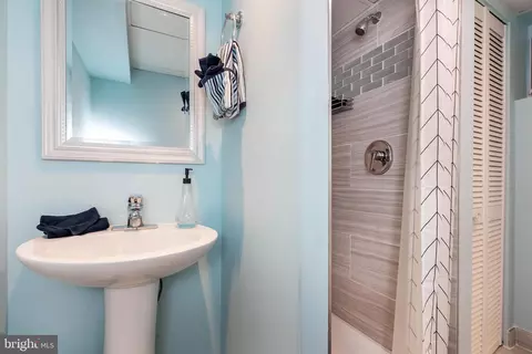 1610 Sherwood Rd, Silver Spring, MD 20902 photo 39
