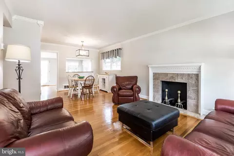 1610 Sherwood Rd, Silver Spring, MD 20902 photo 5