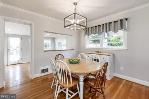 1610 Sherwood Rd, Silver Spring, MD 20902 photo 10