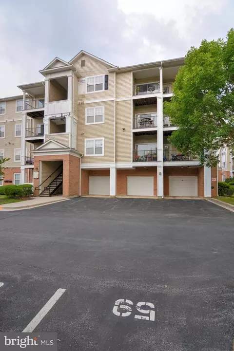 19615 Galway Bay Cir #203, Germantown, MD 20874