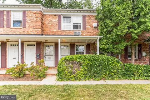 145 Talbott St #145, Rockville, MD 20852