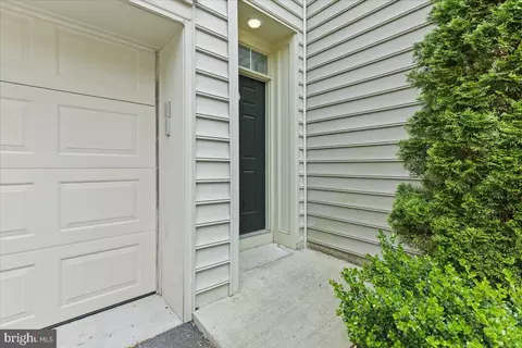 1739 Chiswick Ct, Silver Spring, MD 20904 photo 2