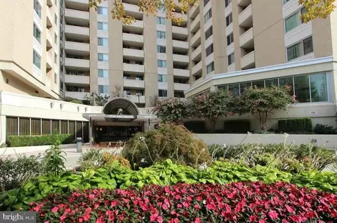 4601 N Park Ave #P-444, Chevy Chase, MD 20815