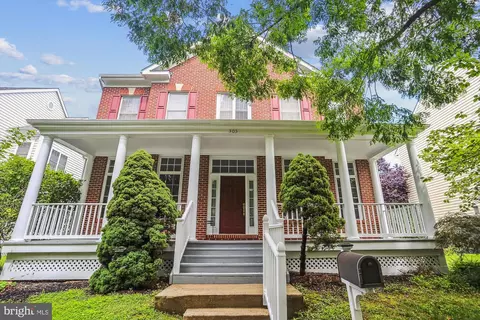 305 Creek Valley Ln, Rockville, MD 20850