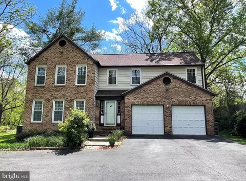 9010 Scott Dr, Rockville, MD 20850