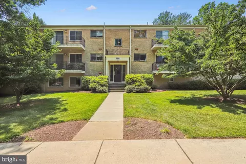 10630 Montrose Ave #3, Bethesda, MD 20814