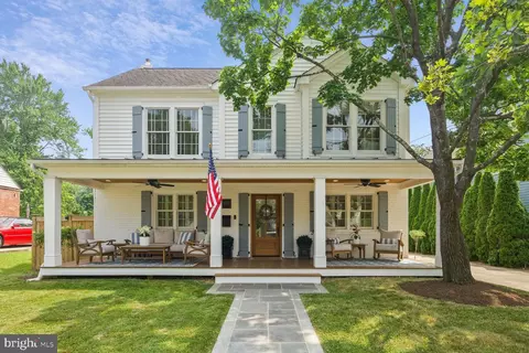 4410 Brookfield Dr, Kensington, MD 20895