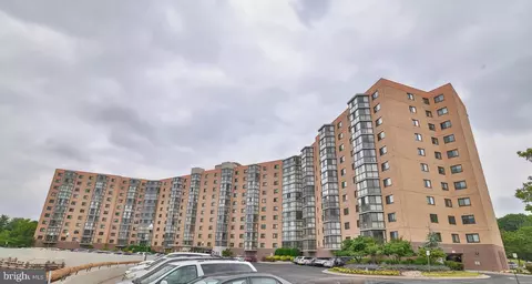 3330 N Leisure World Blvd #704, Silver Spring, MD 20906
