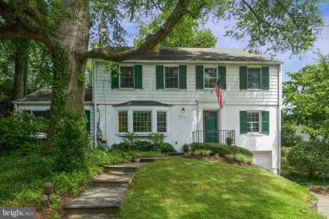 5703 Overlea Rd, Bethesda, MD 20816