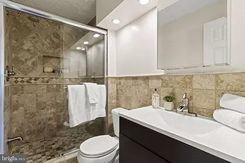 809 Suffield Dr, Gaithersburg, MD 20878 photo 11