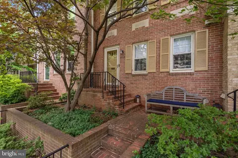 10942 Wickshire Way #E-7, Rockville, MD 20852