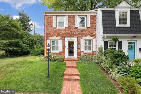 55 Longmeadow Dr, Gaithersburg, MD 20878