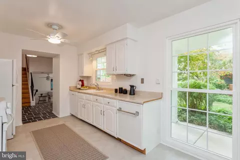2417 Countryside Dr, Silver Spring, MD 20905 photo 7