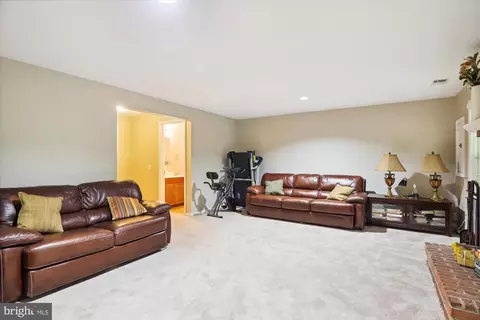 213 Finale Ter, Silver Spring, MD 20901 photo 27
