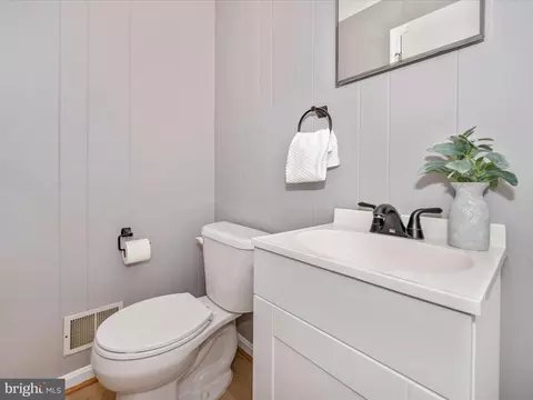 115 Normandy Dr, Silver Spring, MD 20901 photo 23