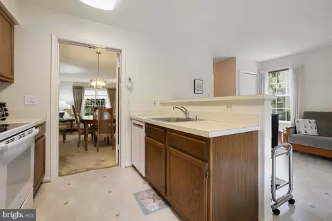 1421 Casino Cir, Silver Spring, MD 20906 photo 9