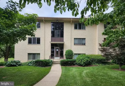 10436 Rockville Pike #201, Rockville, MD 20852